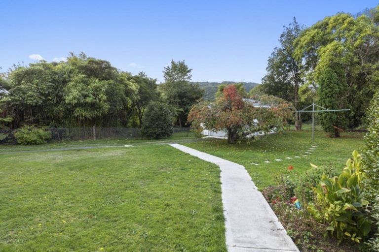 Photo of property in 135 Hine Road, Wainuiomata, Lower Hutt, 5014