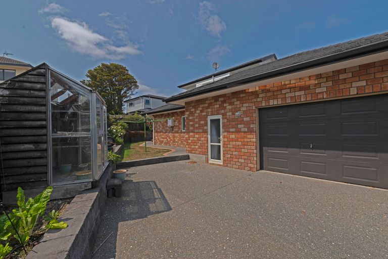 Photo of property in 7 Semillon Avenue, Henderson, Auckland, 0612