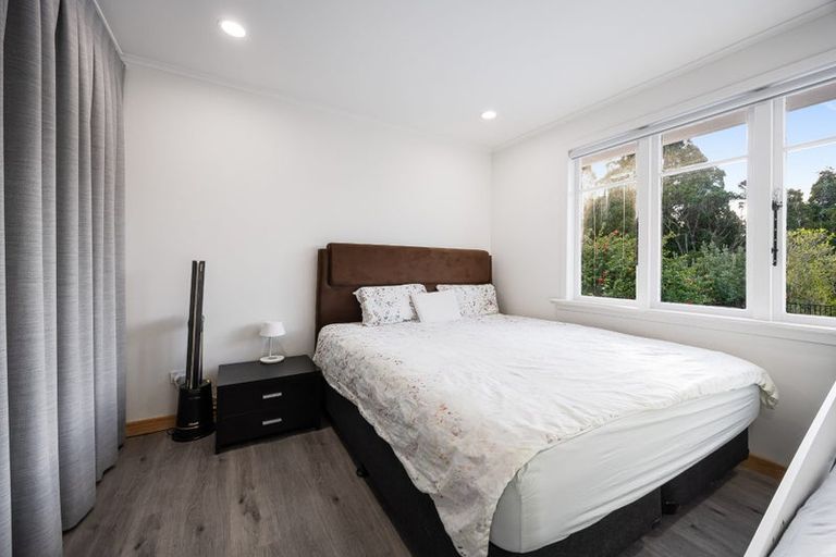 Photo of property in 40 Pupuke Road, Hillcrest, Auckland, 0627