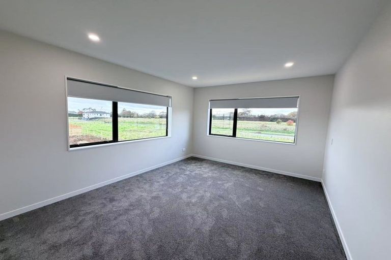 Photo of property in 3 Toporoa Street, Karaka, 2113