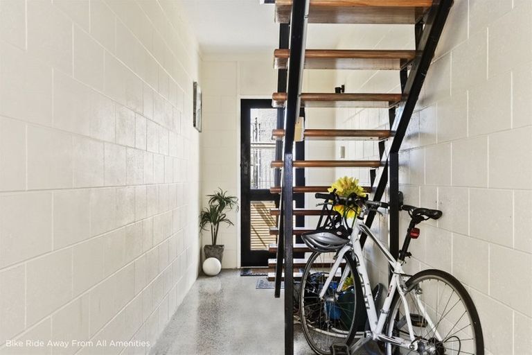 Photo of property in 5/21 The Mall, Mount Maunganui, 3116