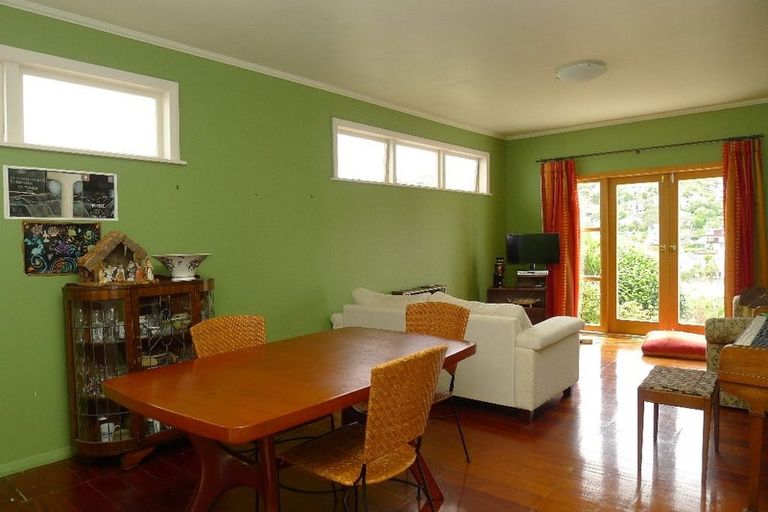 Photo of property in 24 Waikato Street, Island Bay, Wellington, 6023