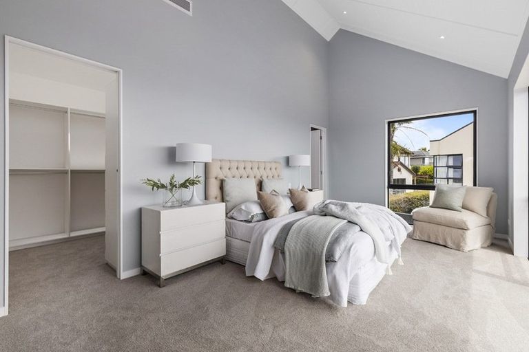 Photo of property in 10 Vaughan Crescent, Murrays Bay, Auckland, 0630