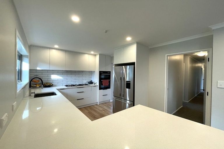 Photo of property in 23 Kaweka Place, Havelock North, 4130