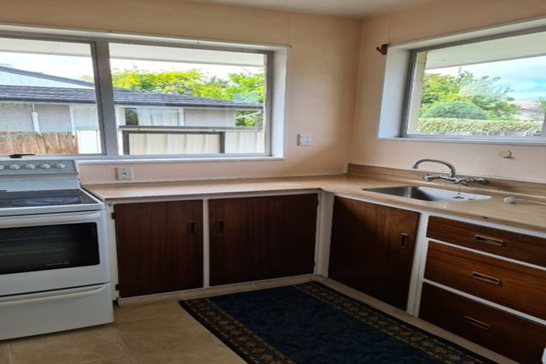 Photo of property in 2/3 Esher Place, Saint Martins, Christchurch, 8022