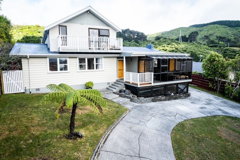 Photo of property in 3 Bermer Road, Belmont, Lower Hutt, 5010