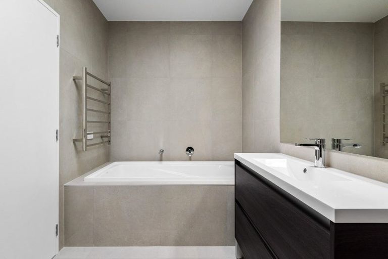 Photo of property in 92 Symes Drive, Red Beach, 0932