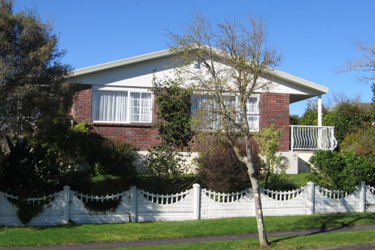 Photo of property in 17 Velma Crescent, Nawton, Hamilton, 3200