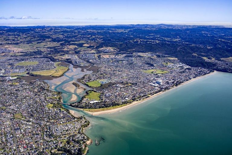 Photo of property in 226 Grand Drive, Orewa, 0931
