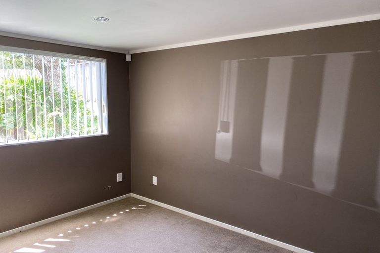 Photo of property in 57 View Road, Henderson, Auckland, 0612