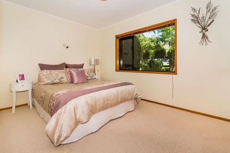 Photo of property in 2/56 Galaxy Drive, Mairangi Bay, Auckland, 0630