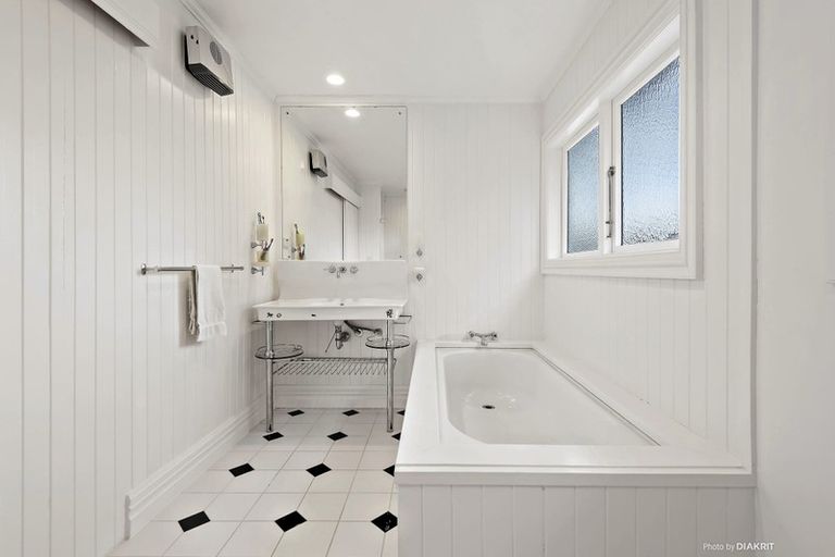 Photo of property in 34a Homewood Avenue, Karori, Wellington, 6012