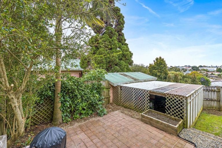 Photo of property in 33 Meilland Place, Glen Eden, Auckland, 0602