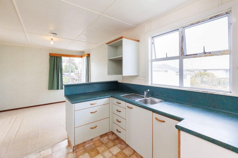 Photo of property in 4 Glasgow Street, Takaro, Palmerston North, 4412