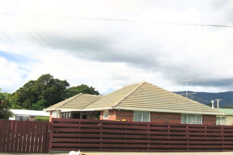 Photo of property in 34 Totara Park Road, Clouston Park, Upper Hutt, 5018