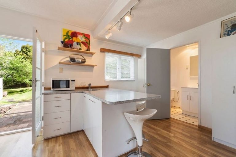 Photo of property in 90 John Downs Drive, Browns Bay, Auckland, 0630