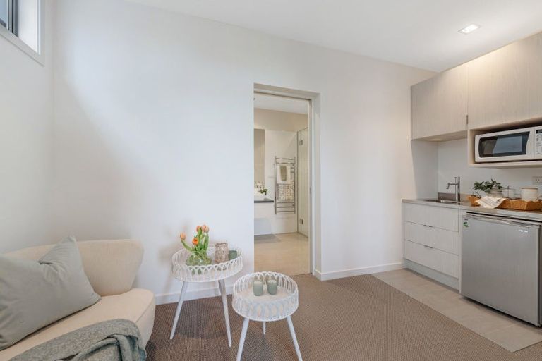 Photo of property in 5a Bucklands Beach Road, Bucklands Beach, Auckland, 2012