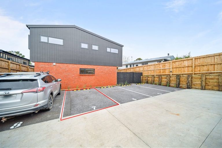 Photo of property in 7/97 Atkinson Road, Titirangi, Auckland, 0604