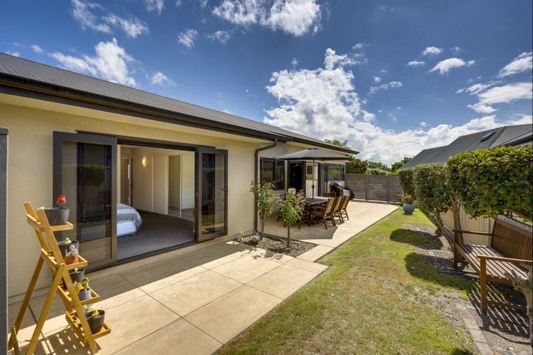 Photo of property in 8 Hanna Place, Havelock North, 4130