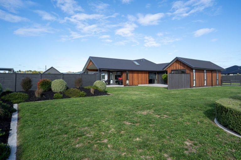 Photo of property in 83 Sunline Drive, Leamington, Cambridge, 3432