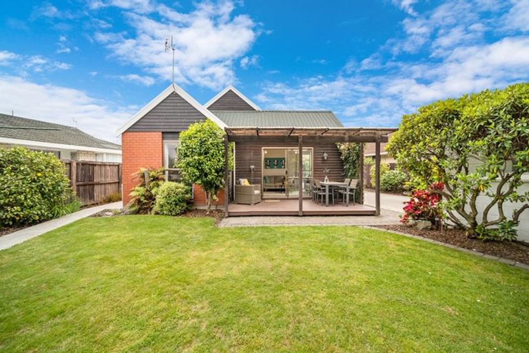 Photo of property in 6 Omega Place, Casebrook, Christchurch, 8051