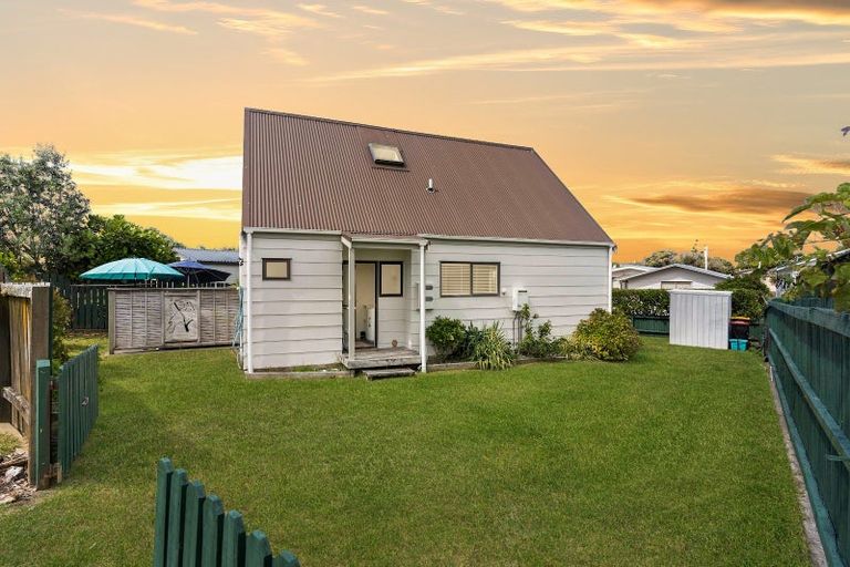 Photo of property in 114b Given Avenue, Whangamata, 3620