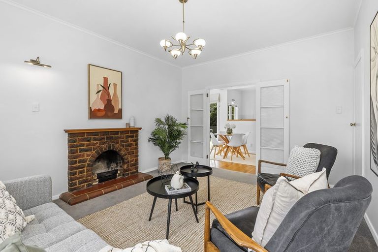 Photo of property in 18 Hampton Hill Road, Tawa, Wellington, 5028