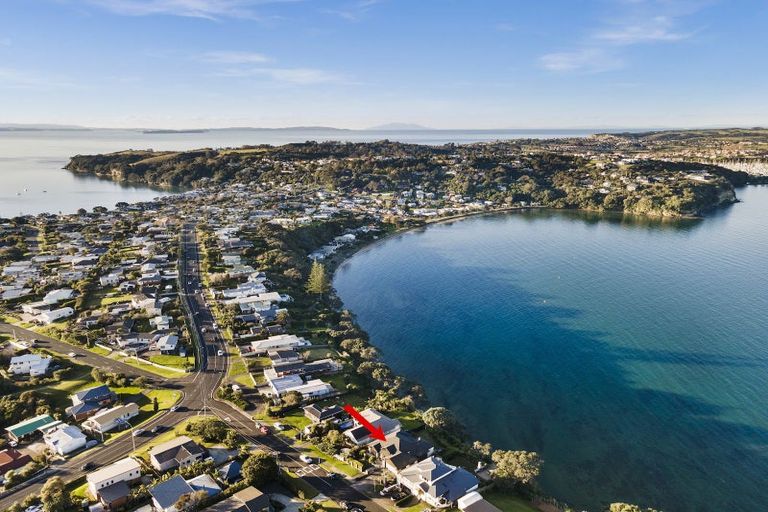 Photo of property in 93 Tiri Road, Tindalls Beach, Whangaparaoa, 0930