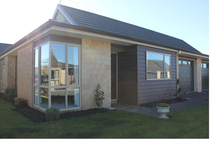 Photo of property in 3 Reeves Road, Rangiora, 7400