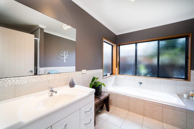 Photo of property in 17 Madeleine Terrace, Papamoa Beach, Papamoa, 3118