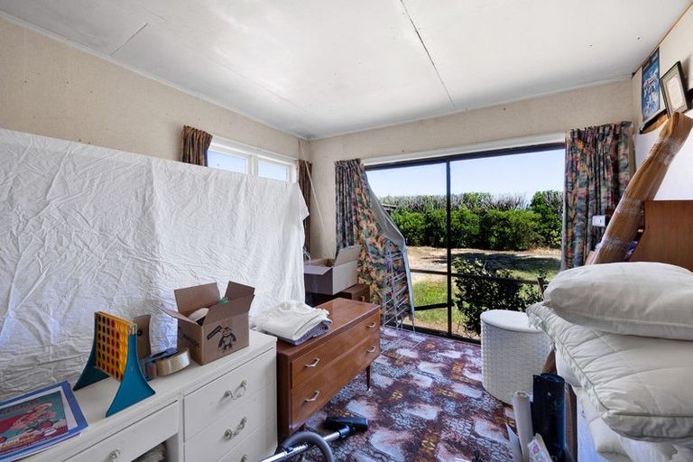 Photo of property in 40 Young Road, Opunake, 4682