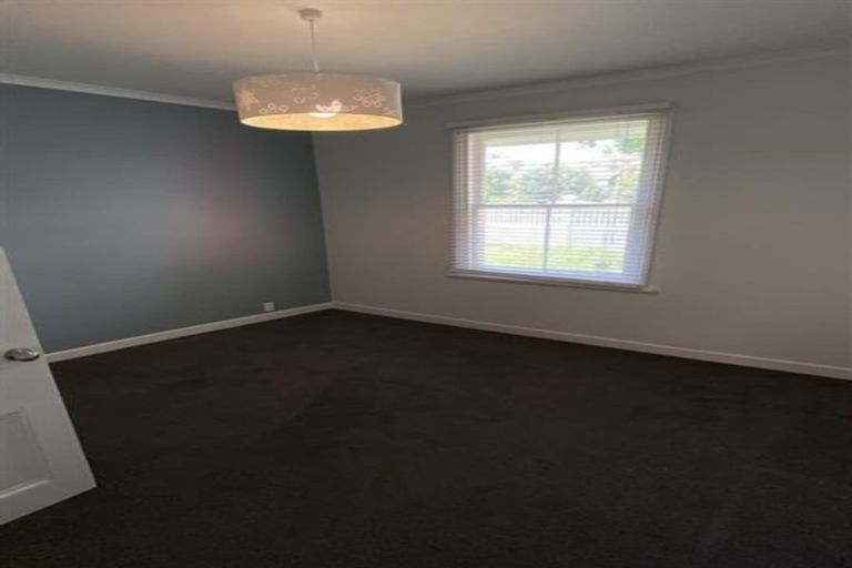 Photo of property in 107 Beach Road, Mellons Bay, Auckland, 2014