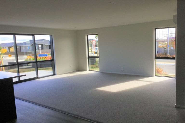 Photo of property in 1 Komata Crescent, Papamoa Beach, Papamoa, 3118