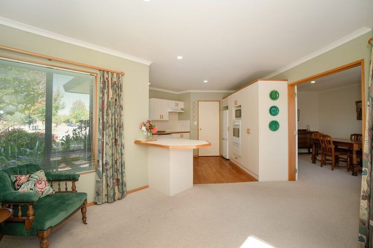 Photo of property in 20 Strachan Way, Highbury, Palmerston North, 4412