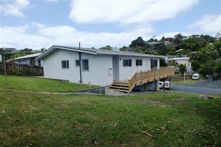Photo of property in 6 William Hadlow Place, Hatfields Beach, Orewa, 0931