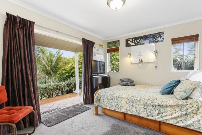 Photo of property in 181 Shaw Road, Oratia, Auckland, 0604