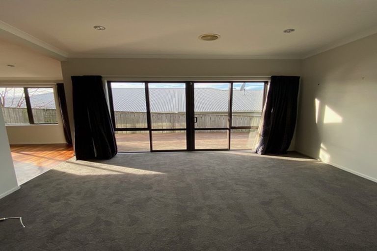 Photo of property in 77 Te Puia Drive, Aotea, Porirua, 5024