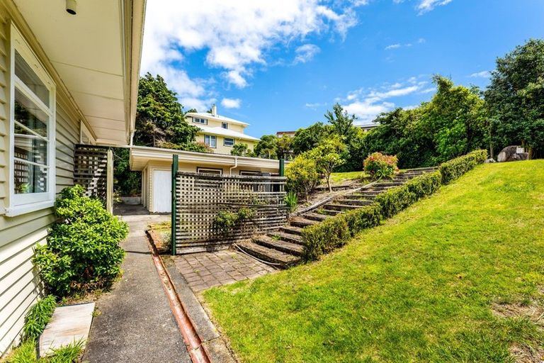 Photo of property in 111 Miromiro Road, Normandale, Lower Hutt, 5010