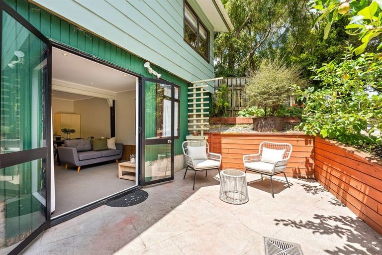 Photo of property in 25 Gentian Street, Timberlea, Upper Hutt, 5018