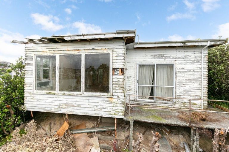 Photo of property in 87 Maupuia Road, Maupuia, Wellington, 6022