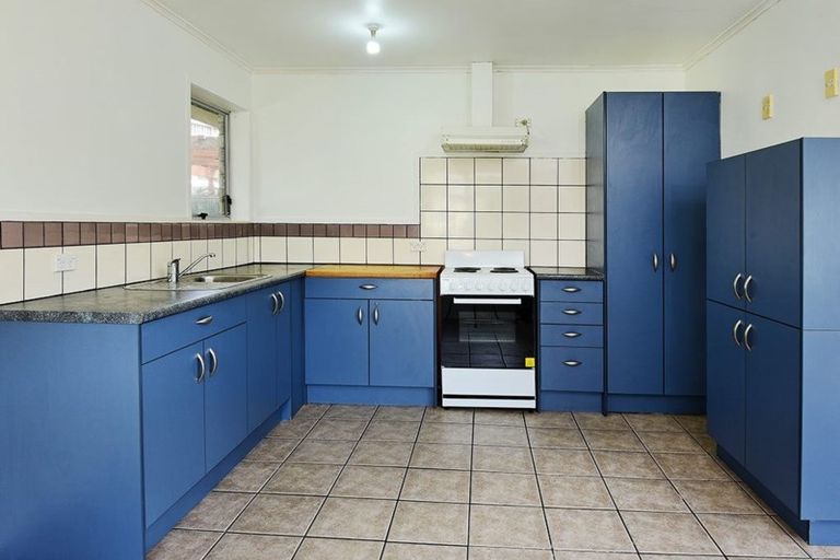 Photo of property in 1/106 Colwill Road, Massey, Auckland, 0614