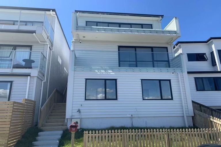 Photo of property in 38 Ascension Crescent, Orewa, 0931