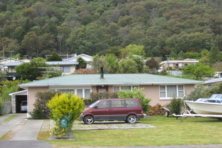 Photo of property in 106 Waikawa Road, Picton, 7220