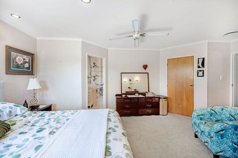 Photo of property in 10 Bishops Close, Greenmeadows, Napier, 4112