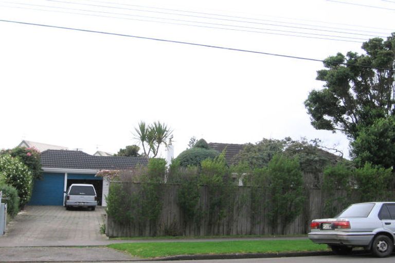 Photo of property in 61 Te Moana Road, Waikanae Beach, Waikanae, 5036