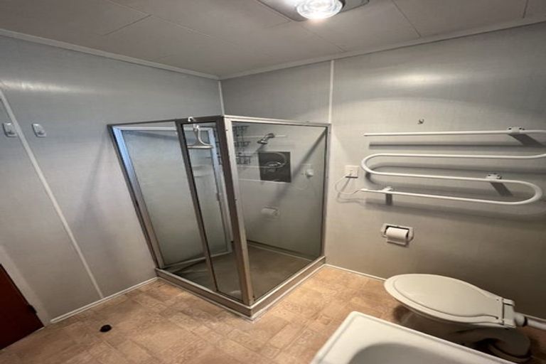 Photo of property in 51a Mana View Road, Paremata, Porirua, 5026