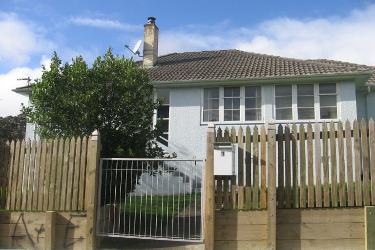 Photo of property in 1 Gear Terrace, Ranui, Porirua, 5024