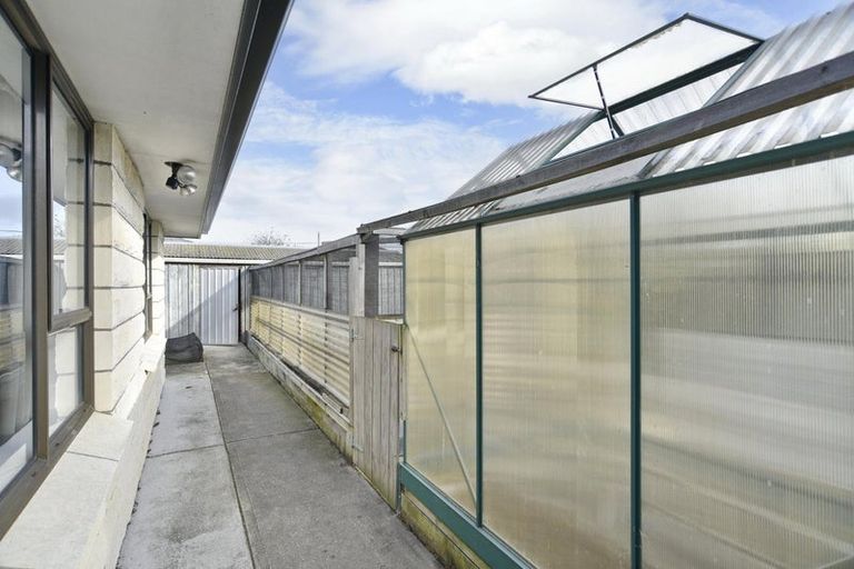 Photo of property in 23 Mackworth Street, Woolston, Christchurch, 8062