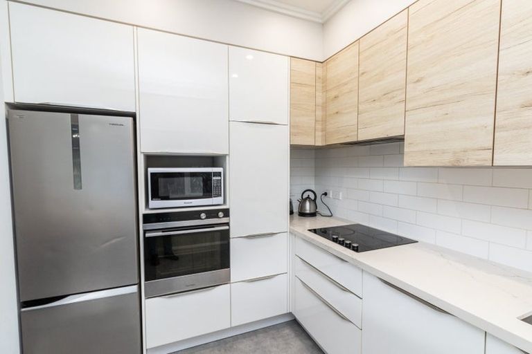 Photo of property in Fountain Court, 16/48 Oriental Parade, Oriental Bay, Wellington, 6011