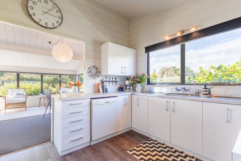 Photo of property in 115 Sims Road, Te Horo Beach, Otaki, 5581